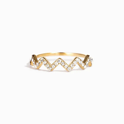 Highs and lows wavy ring