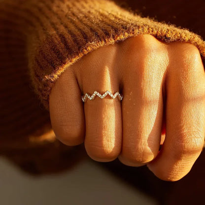 Highs and lows wavy ring