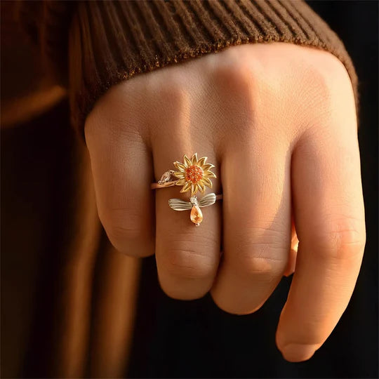 Spinning sunflower & bee ring